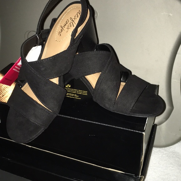 Shoes - 🌹🌹gorgeous NWT comfortable casual shoes perfect
